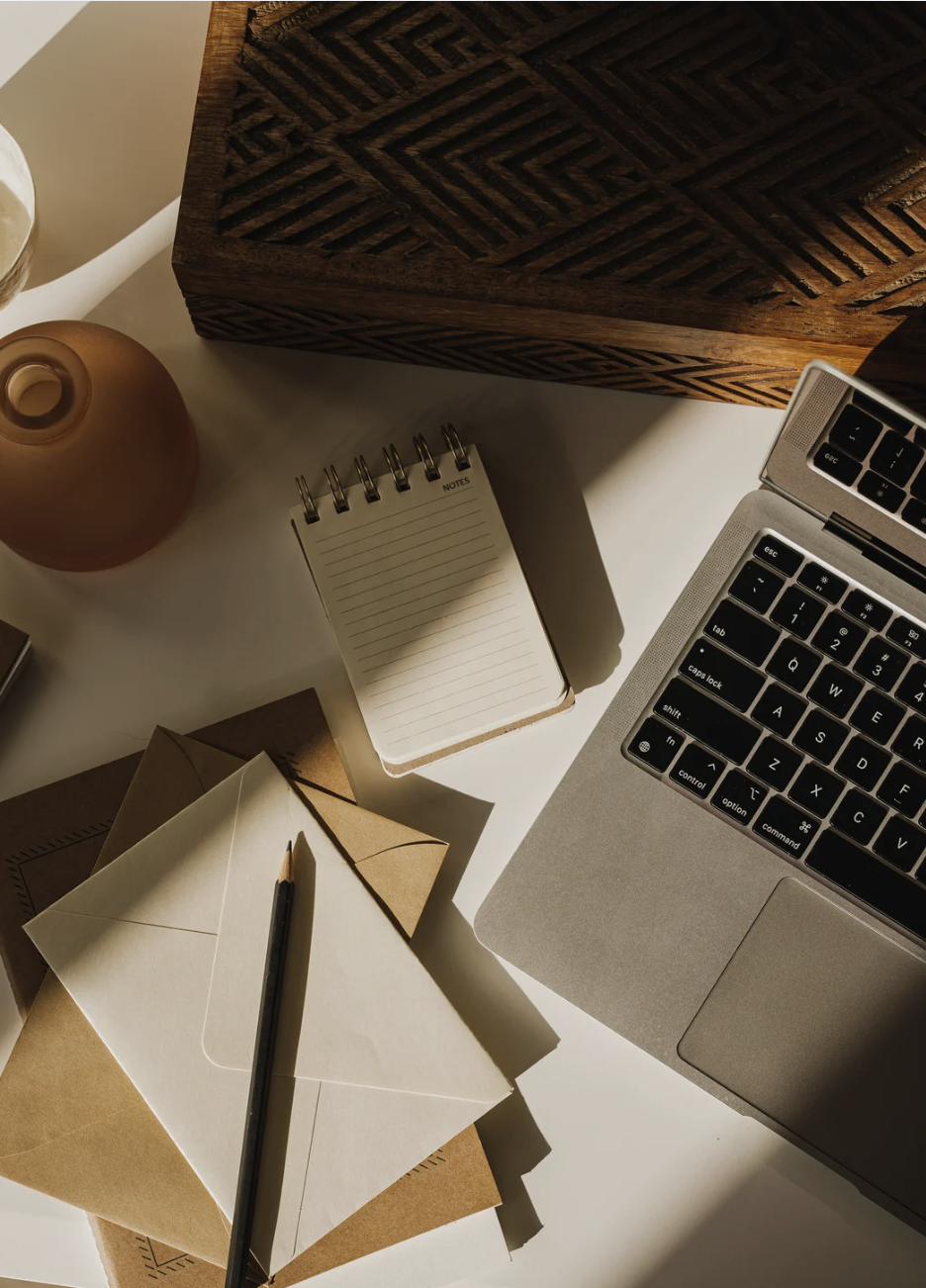 مستلزمات المكتب والمدرسة